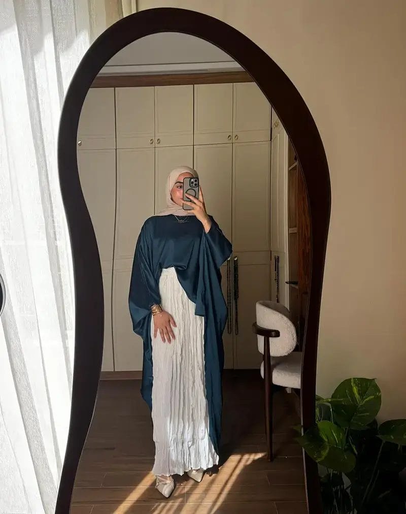 Flowy satin blouse - Image 5