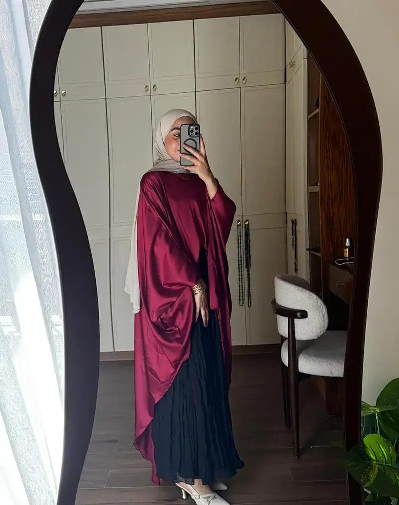 Flowy satin blouse - Image 2