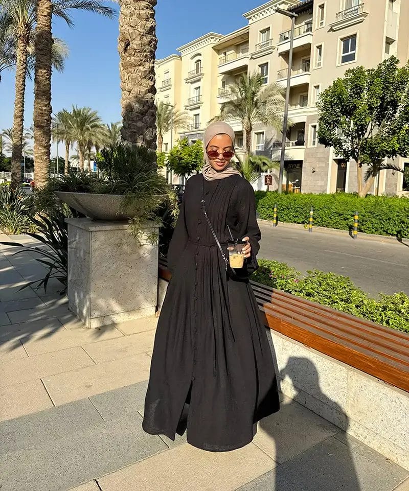 Timeless Buttoned Linen Dress - Image 11