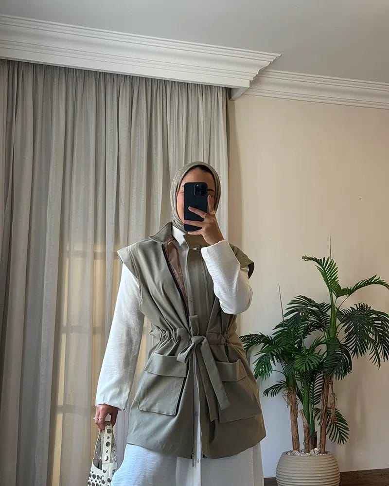 Sleeveless Gabardine Vest - Image 3