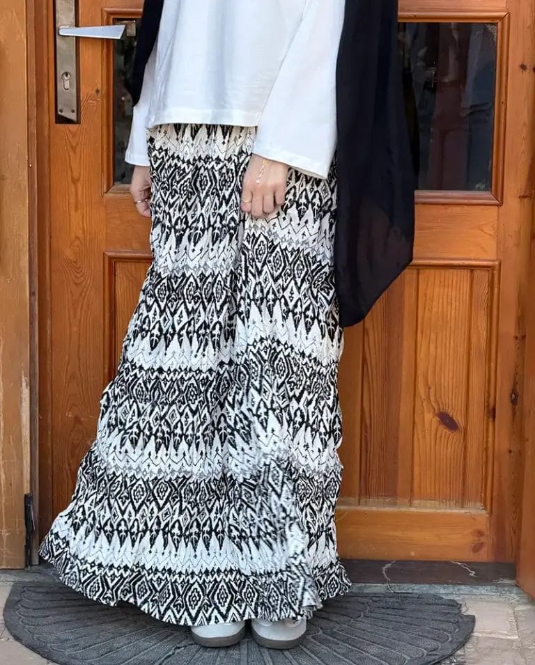 Zig-zag crushed skirt